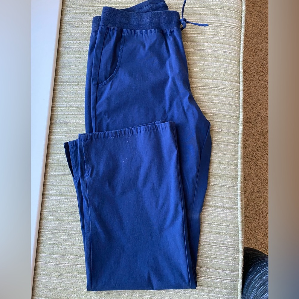Women’s navy scrub pants